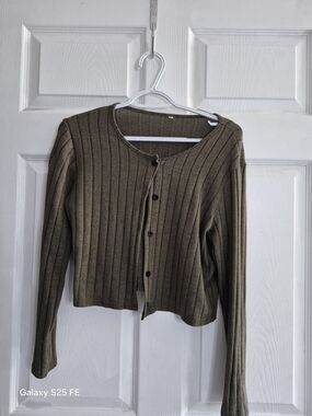 (M)Ribbed Button-Front Cropped Cardigan - Olive